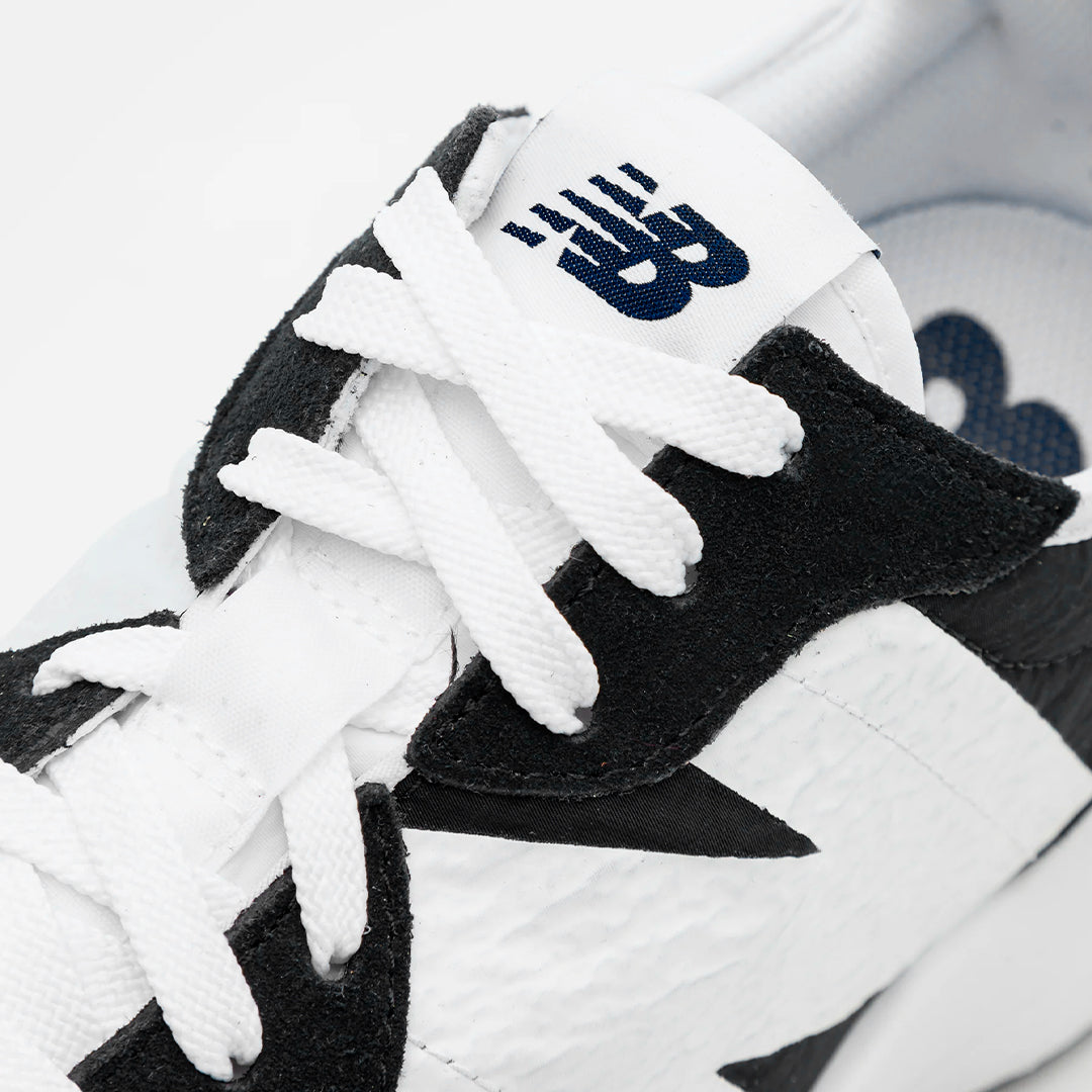 New Balance 327 - Black & White