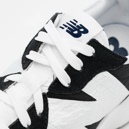 New Balance 327 - Black & White